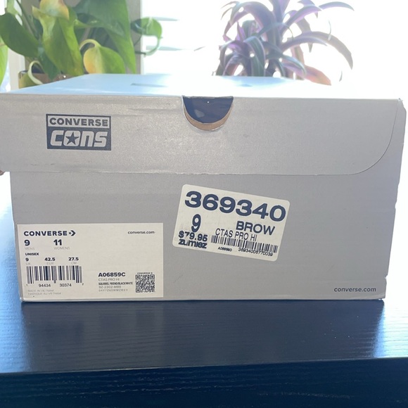NWT Brown Converse. Men’s 9. Women’s 11. Brand new. Never worn. - Picture 7 of 10
